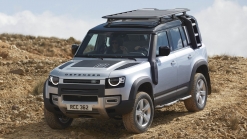 Land Rover Defender reportedly will spawn smaller, bigger models