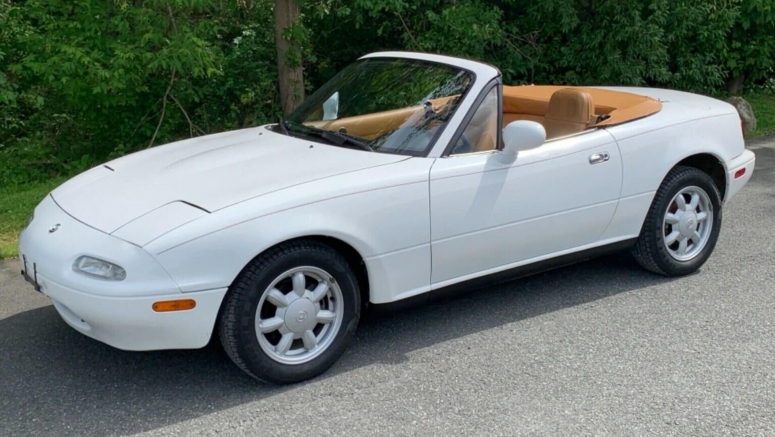 Hurry Up And Bid On This 15k Mile 1993 Mazda MX-5 Miata