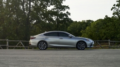 2021 Lexus ES 250 AWD debuts alongside special edition model