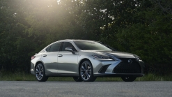 2021 Lexus ES 250 AWD debuts alongside special edition model