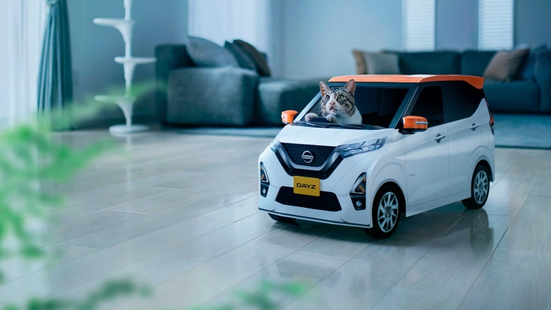 Nissan Dayz promotion puts cats in miniature kei cars in cafés across Japan