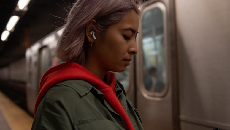 Panasonic Develops A Vacuum Cleaner That Picks Up AirPods From Train Tracks