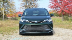 2021 Toyota Sienna Review | Pricing, specs, features, photos and video