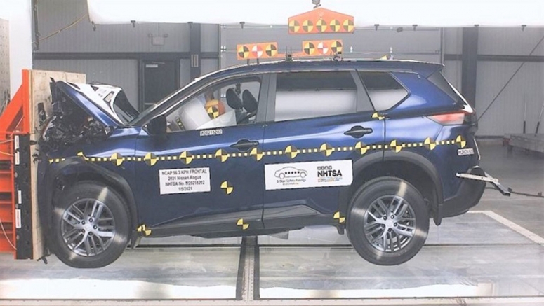 2021 Nissan Rogue aces IIHS crash test after faltering in NHTSA tests