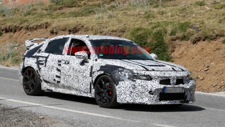 Next-gen Honda Civic Type R spied from every angle
