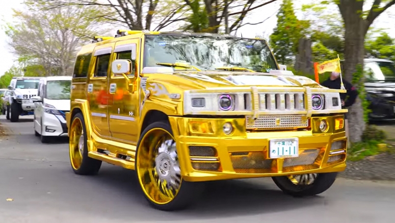 Wild Custom Hummers Make A Splash At American Car Show In Japan