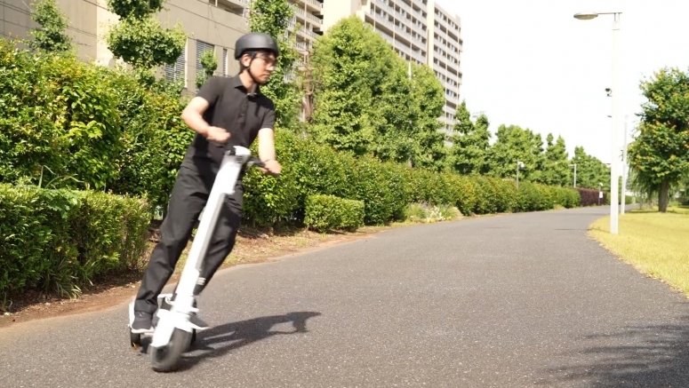 Honda Startup Introduces Striemo Three-Wheel e-Scooter With Stabilizer Tech