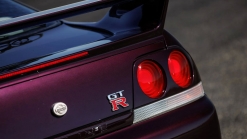 This Midnight Purple R33 Nissan Skyline GT-R With Under 1,000 Miles Is A Rolling Time Capsule From 1995