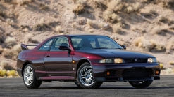 This Midnight Purple R33 Nissan Skyline GT-R With Under 1,000 Miles Is A Rolling Time Capsule From 1995